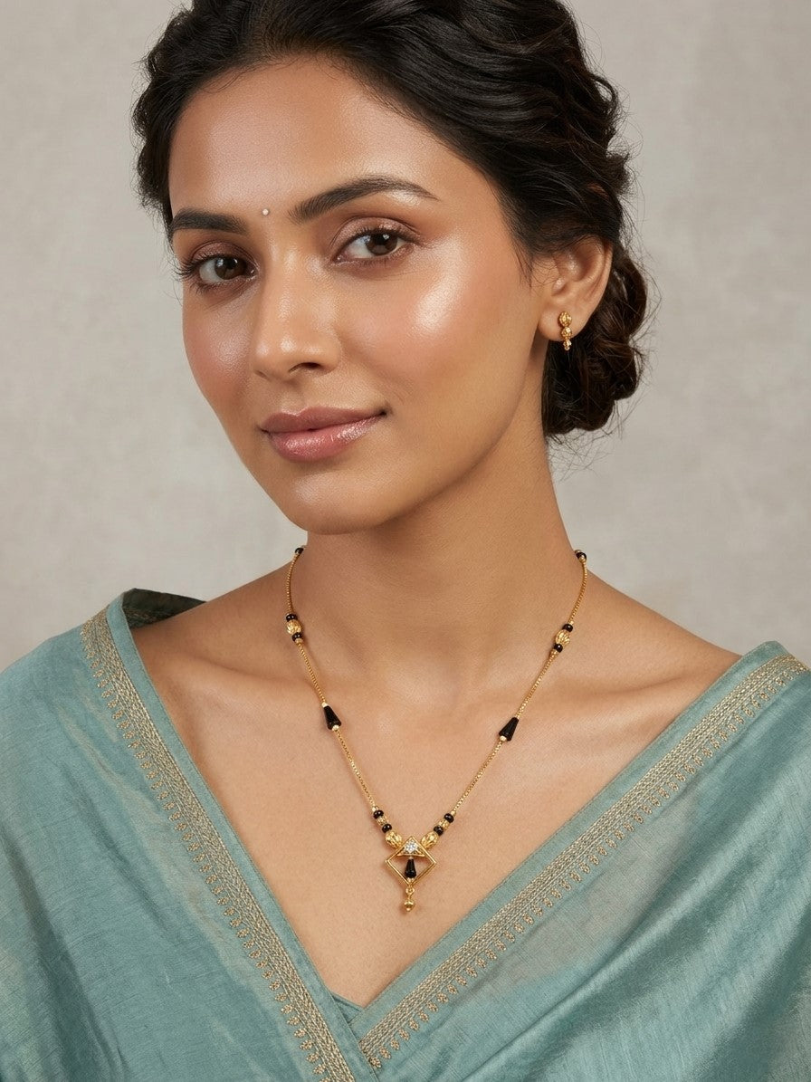 Elegant Black Bead Gold-Plated Pendant Necklace for Women – Imitation Jewellery